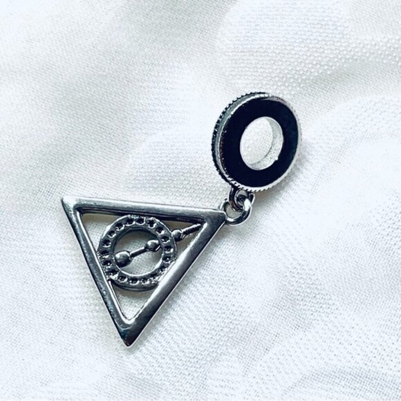 ✨ NWOT Deathly Hallows Charm & Harry Potter Symbol Charm ✨ - Picture 11 of 14